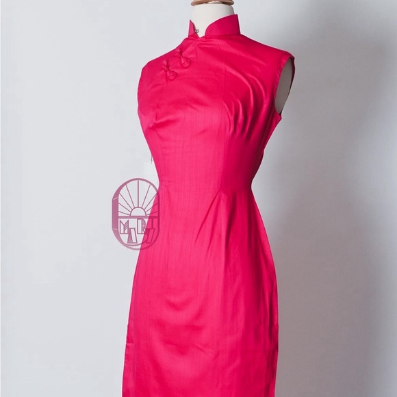 Vintage 60s cheongsam - Picture 2 of 3
